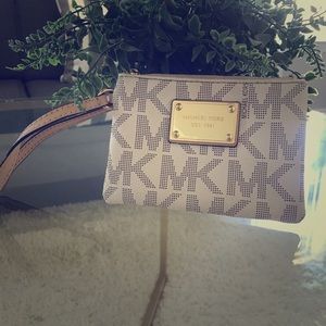 Michael Kors wristlet/ wallet/ cardholder